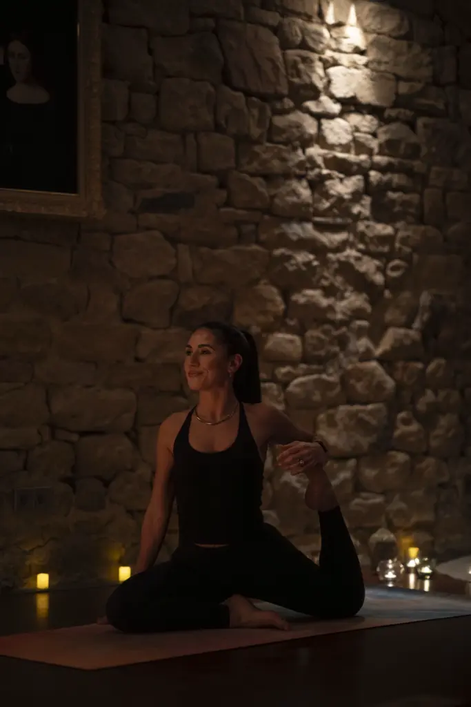 2026 02 06 Candlelight Yoga Wine UniqueGym Bassermann Jordan119 Kopie 2